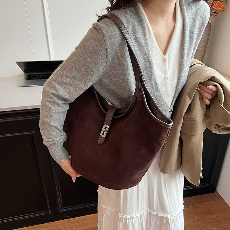 CMM Handbag Womens High End Armpit Bag New Suede Vegetable Basket Bag Large Capacity Shoulder Bag