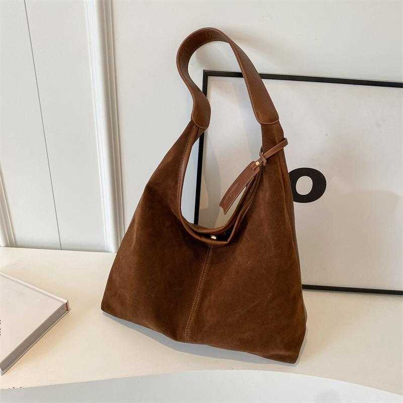 CMM Leisure Soft Leather Large Capacity Bag for Women New Model Suede Shoulder Bag Autumn and Winter Tote Bag Bucket Bag