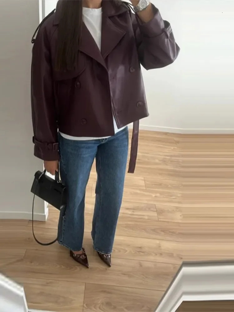 Womens retro Burgundy lapel leather jacket chic long sleeved double chest short jacket womens street jacket 241019