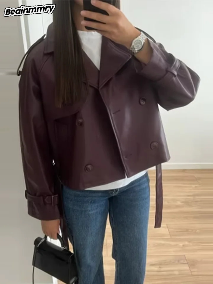 Womens retro Burgundy lapel leather jacket chic long sleeved double chest short jacket womens street jacket 241019