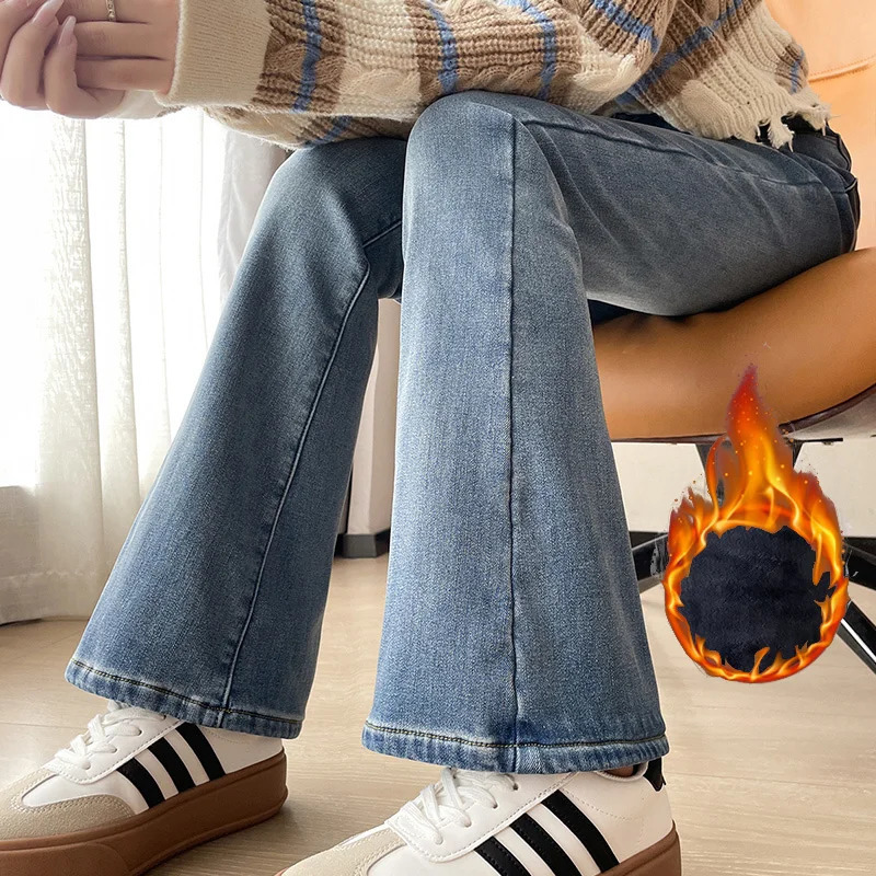 2023 Fashion Women Warm Plush Flared Jeans Thermal Fleece Loose Denim Pants Female High Waist Urban Straight Flare Trouser 241007