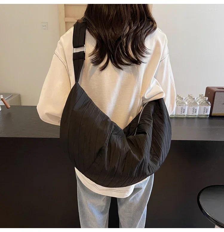 2025 NEW Hobo Nylon Zipper Shoulder Bag Solid Color Simple Fashion Crossbody Soft Versatile Commuting Western Style Handbag zhanyishengli