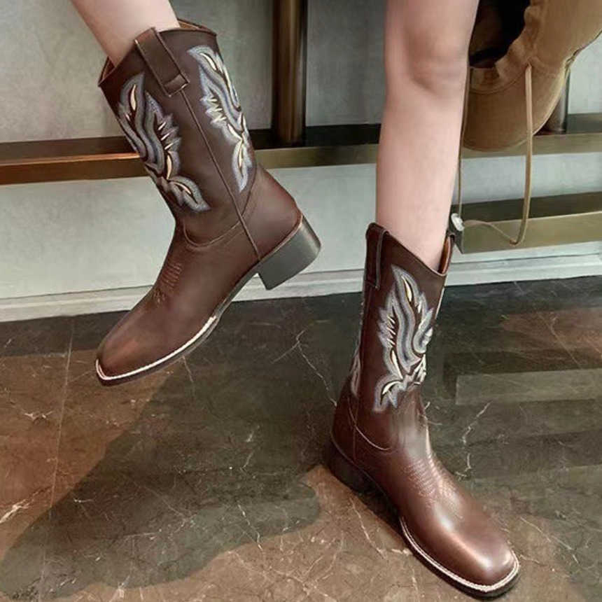 Fashion Boots New Coarse Heel Western Cowboy Boots V-neck Martin Boots Embroidered Sleeve Knight Boots Mid Square Head Ankle Boots 241008