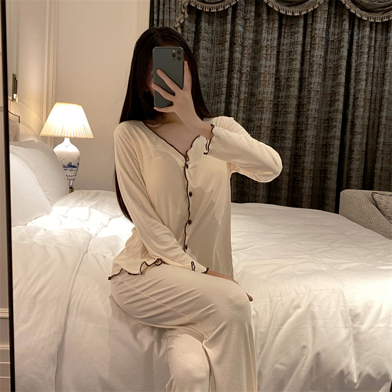 2025 New designer women s oversized cotton fashion V neck sexy simple sweet warm long sleeved pants set Pamas home clothes