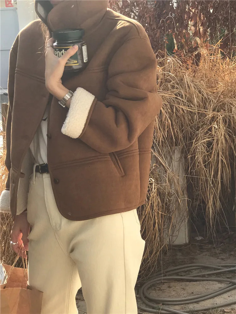 Winter vintage suede sheepskin coat jacket womens short coat single brooch collar warm coat 241007