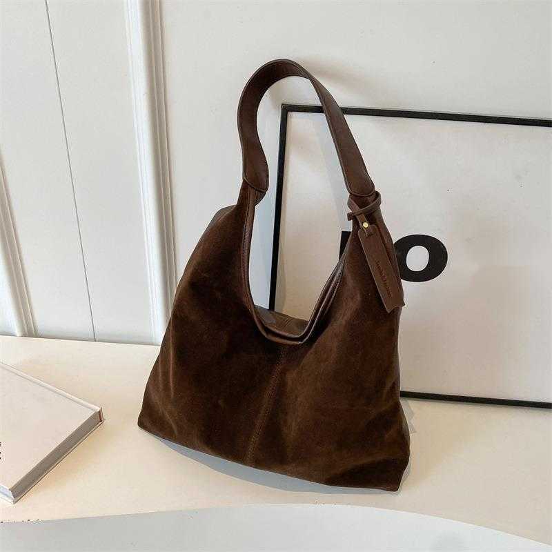 CMM Leisure Soft Leather Large Capacity Bag for Women New Model Suede Shoulder Bag Autumn and Winter Tote Bag Bucket Bag