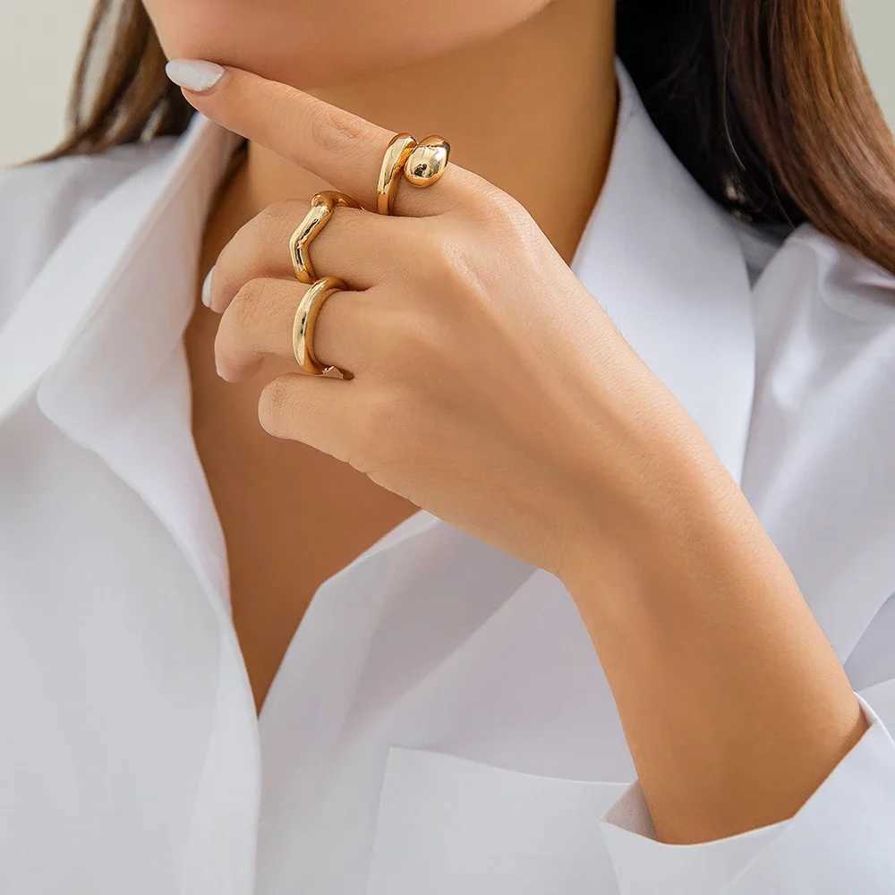 1/3/4 pieces of vintage gold snake shaped rings suitable for womens 2024 fashion Gothic geometric adjustable open finger rings wedding jewelry gifts Y