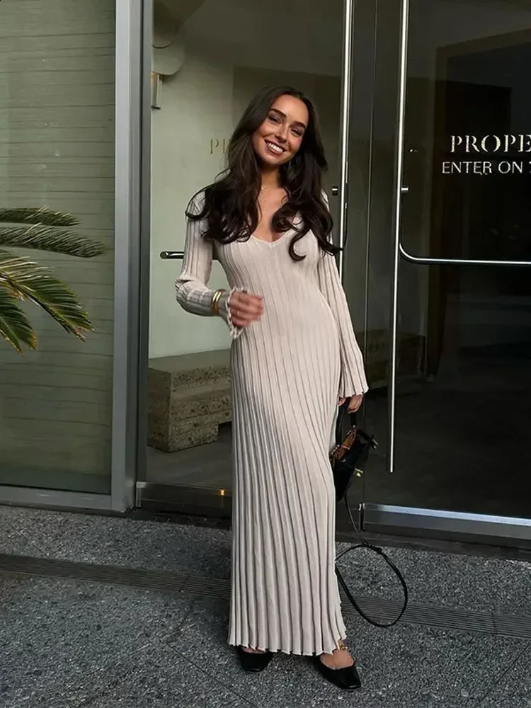 Streetwear Solid V Neck Lace Up Slim Dresses Elegant Pleated Full Sleeves Knitted Maxi Dress Women 2024 Autumn Winter Dress 241010