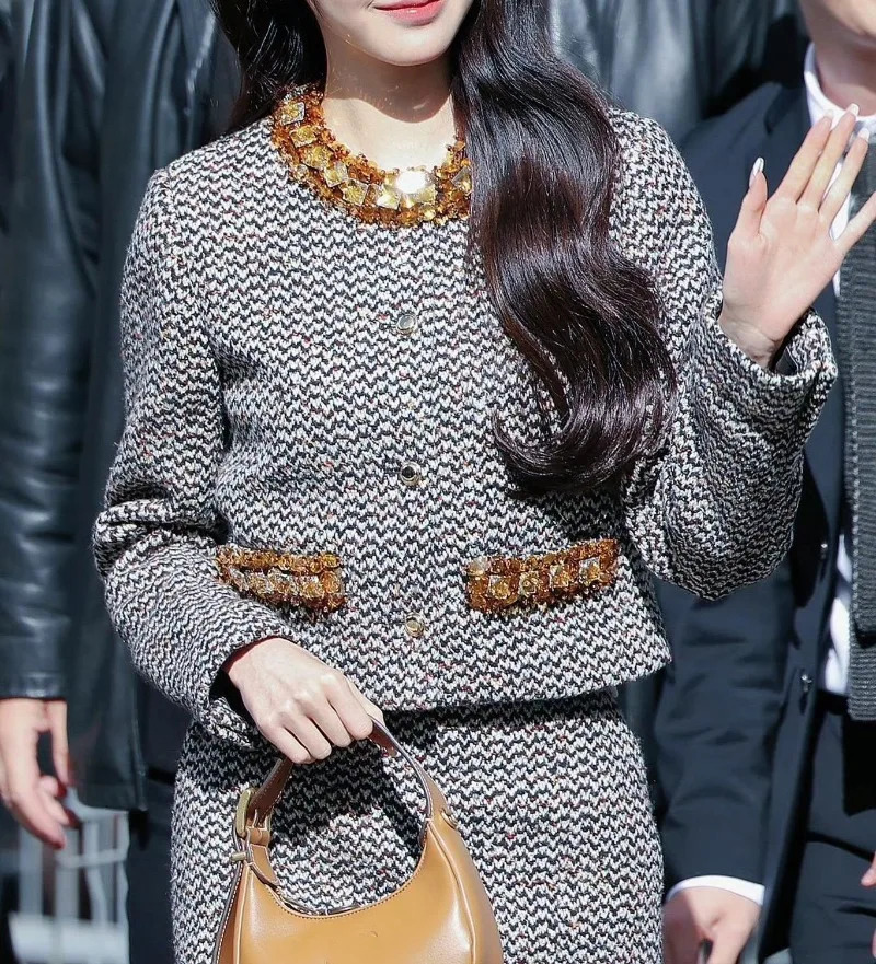 Temperment Celebrity Stripe Coarse Felt Jacket Two Piece Set Womens Sparkling Round Neck Single Chest Retro Autumn Sweet Dress 241019