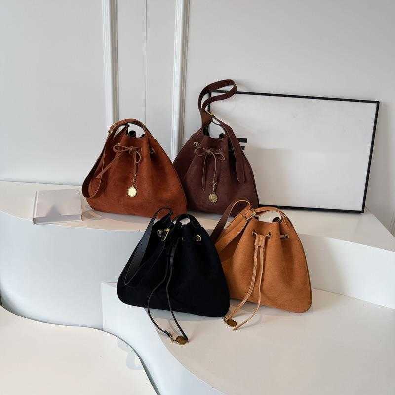 CMM Melad Suede Bucket Bag for Women New Large Capacity Fashion Shoulder Bag Drawstring Bucket Bag Trend