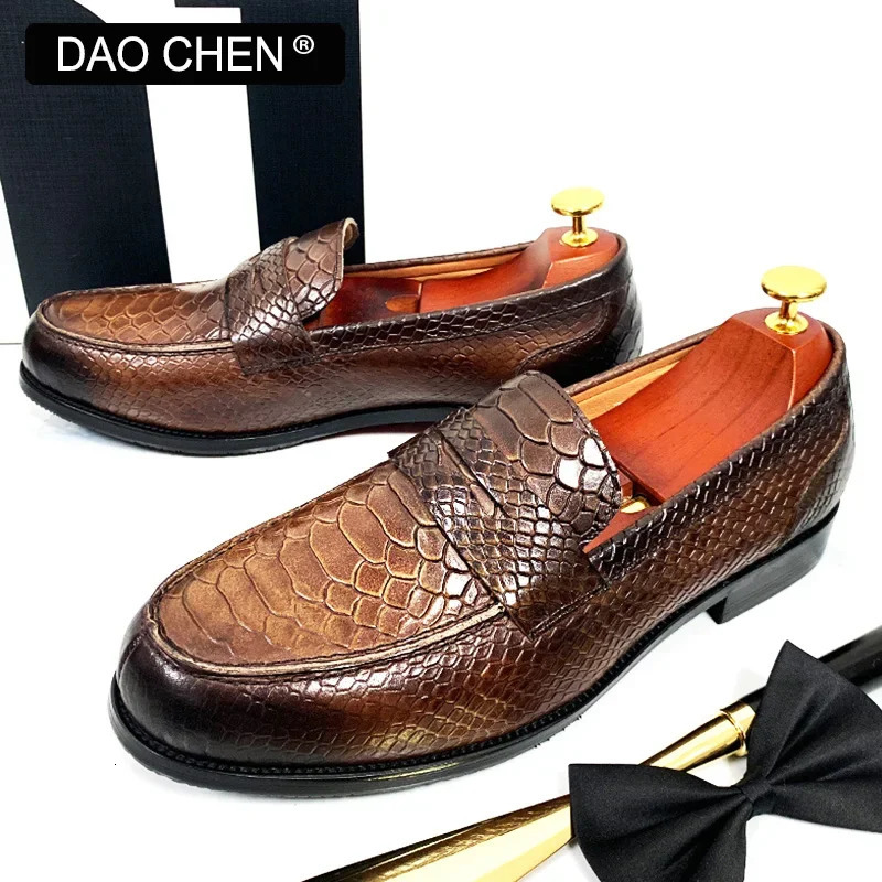 mens leather shoes black coffee slippers SNAKE printed clothing mens casual shoes wedding office mens pants 241019