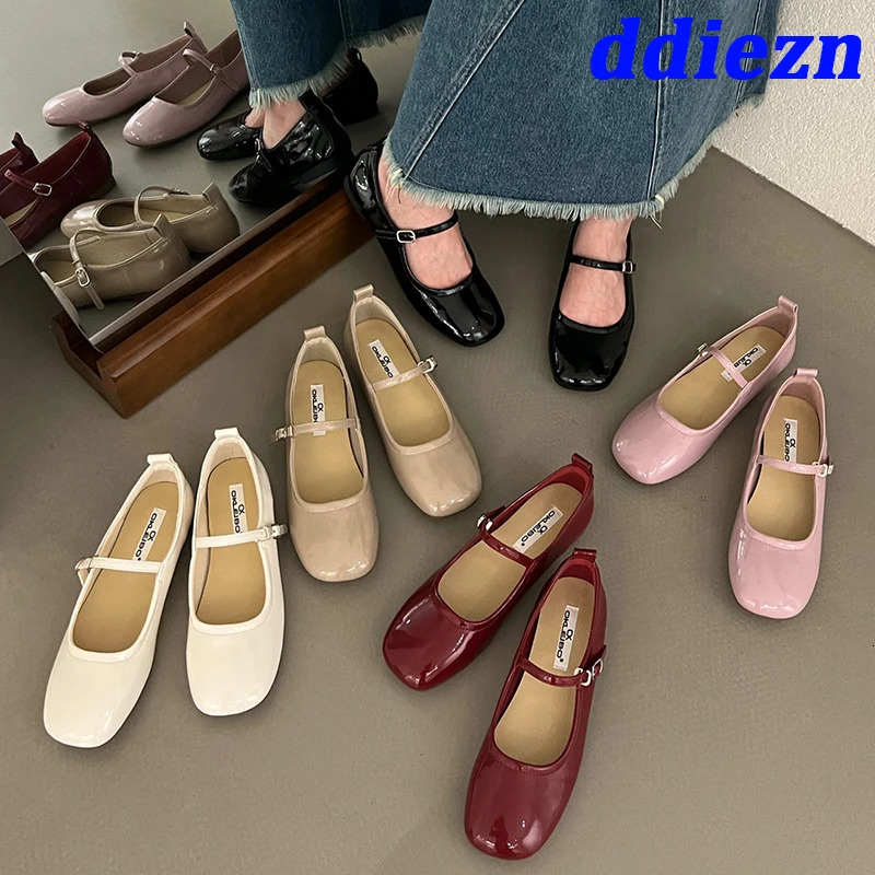 Mary Janes Womens Apartment Red Shoes Fashion Round Toes Light Womens Dance Lolita Shoes Womens Buckle Lace 241019