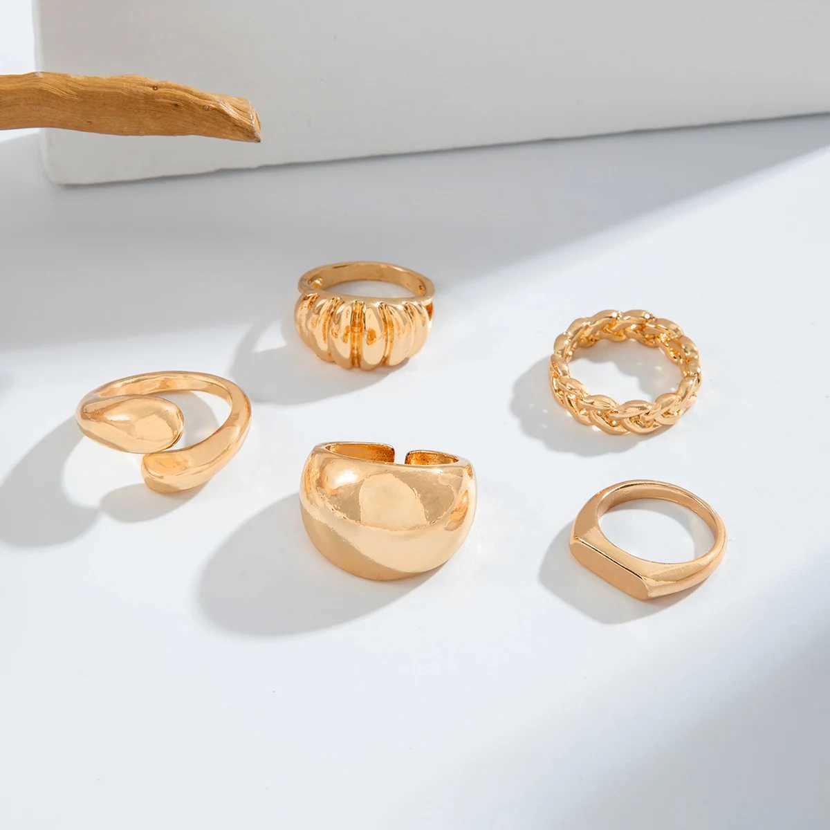Tocona Fashion Gold Chain Pattern Ring Set suitable for womens classic Lrregular rings jewelry parties 5 pieces/set Y241019
