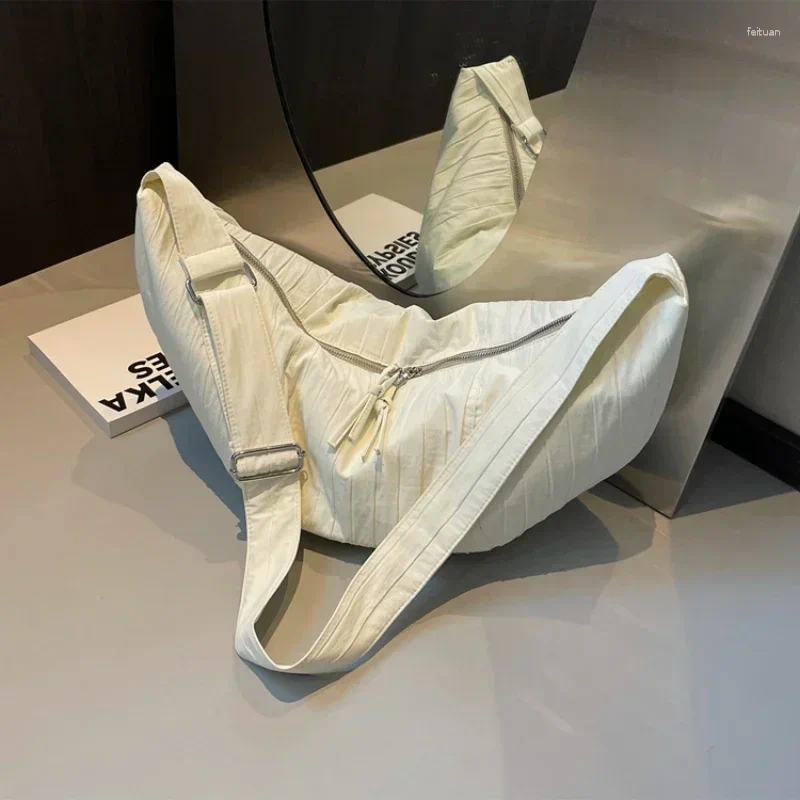 2025 NEW Hobo Nylon Zipper Shoulder Bag Solid Color Simple Fashion Crossbody Soft Versatile Commuting Western Style Handbag zhanyishengli