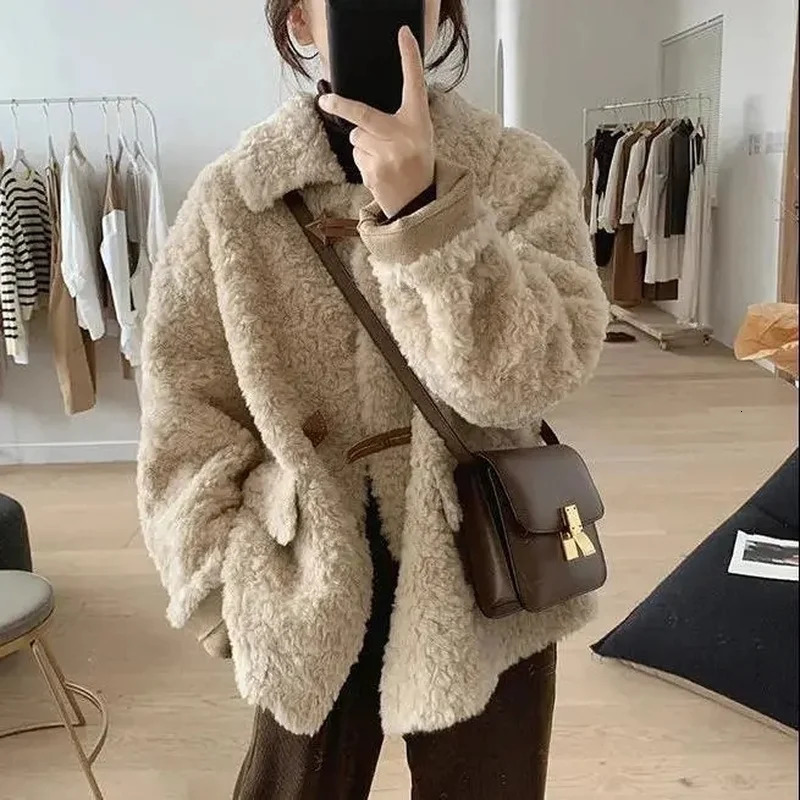 Winter wool jacket womens synthetic wool coat womens suede fur coat mens warm and thick sheepskin coat 241007