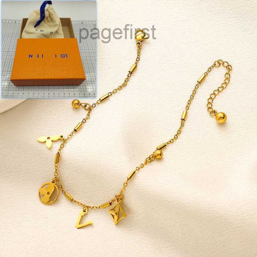 Designer Stainless Steel Clover Letter Anklets Classic Style Women Gift Anklets Brand Boutique Jewelry Spring Love Gift Couple Feet Chain