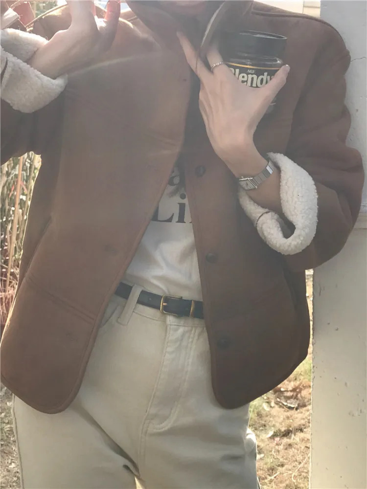 Winter vintage suede sheepskin coat jacket womens short coat single brooch collar warm coat 241007