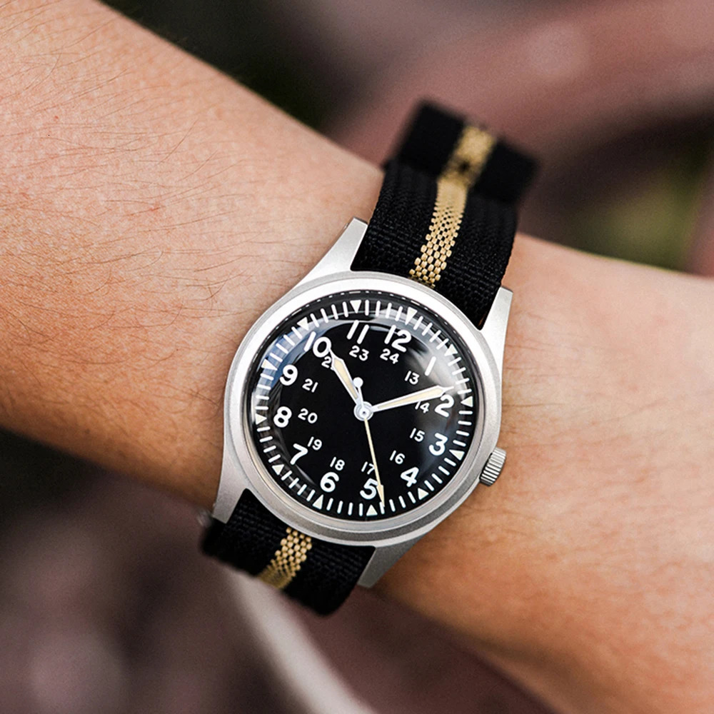 Mens military watch 34.5mm quartz super 2035 sports luminous retro watch with sturdy nylon strap 50 meters waterproof 241019