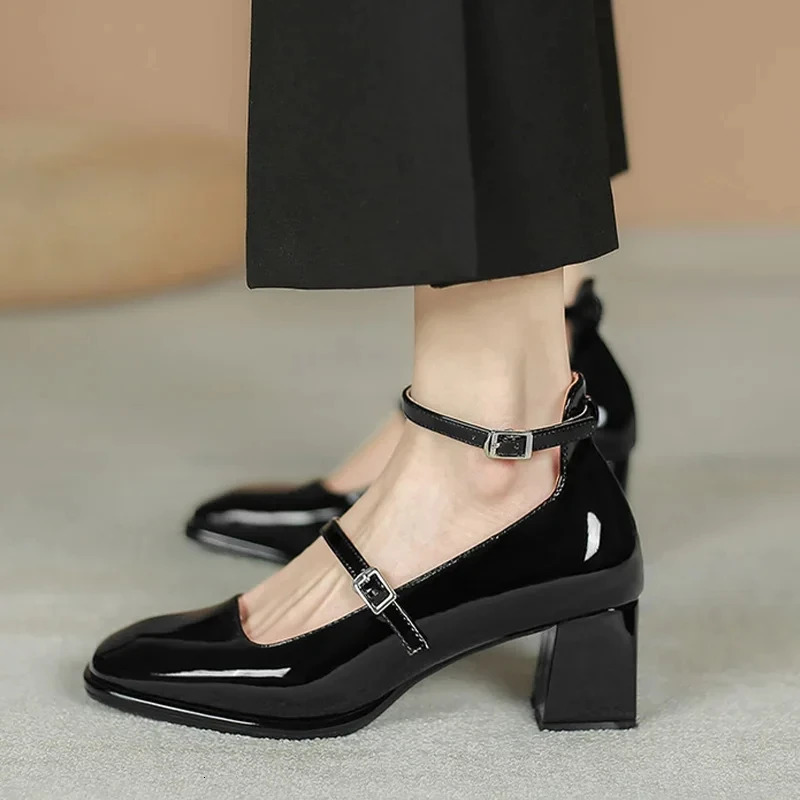 Womens Mary Jens Shoes High Quality Womens Leather Shoes Square Toes Shallow Buckle Shoulder Straps Womens Sandals 241019