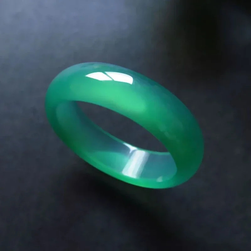 Natural Chalcedony Handcarved Jade Ring Fashion Jewelry Gift Rings Various Colors Lovers Gemstones Accessories Wholesale 241010