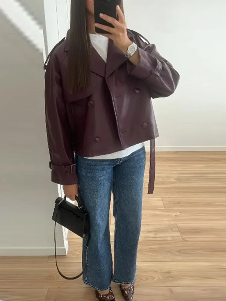 Womens retro Burgundy lapel leather jacket chic long sleeved double chest short jacket womens street jacket 241019