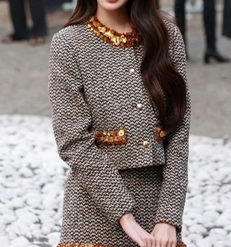 Temperment Celebrity Stripe Coarse Felt Jacket Two Piece Set Womens Sparkling Round Neck Single Chest Retro Autumn Sweet Dress 241019