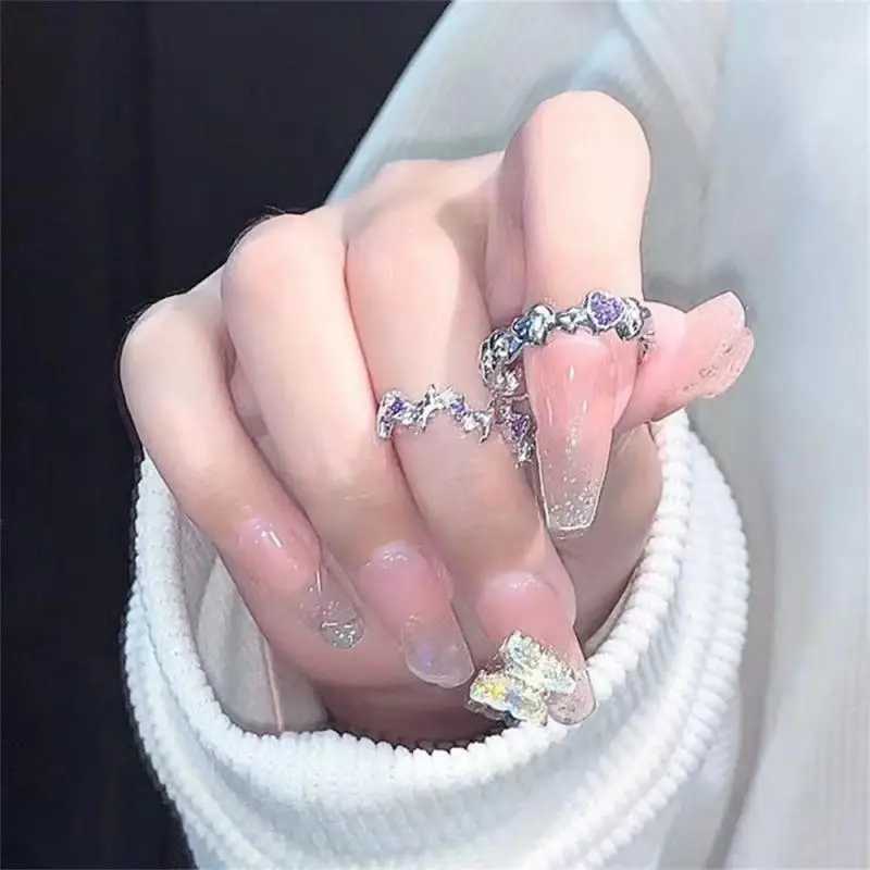 Crystal ring female romantic love heart snake shaped ring glowing girl finger ring Y2K fashion jewelry gift decoration Y241019