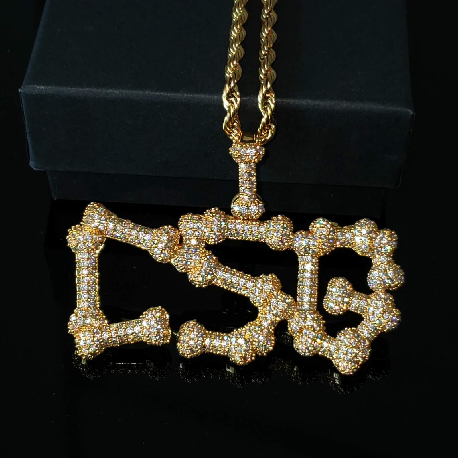 Grandbling Customized Name Necklace Bone Shape Letter Personalized Pendant Hip Hop Jewelry for Women Men Drop 241019