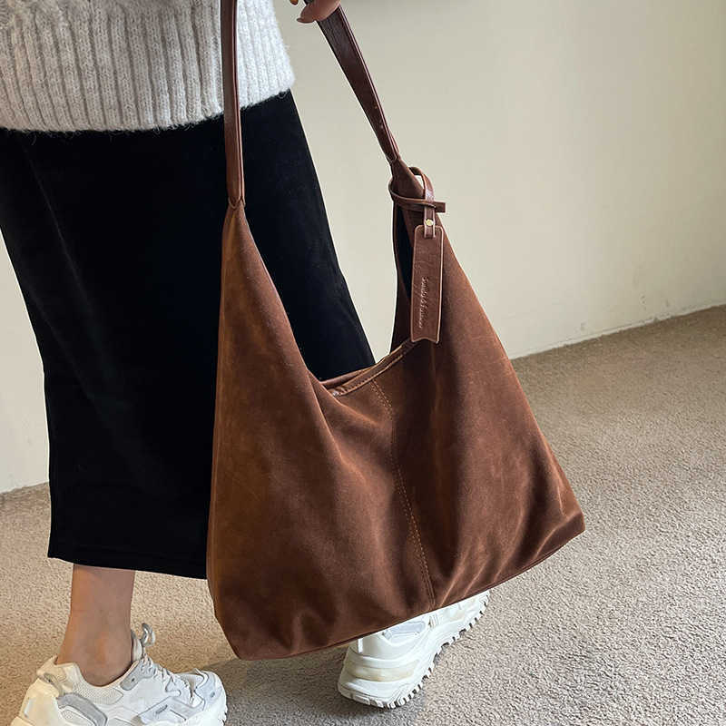 CMM Leisure Soft Leather Large Capacity Bag for Women New Model Suede Shoulder Bag Autumn and Winter Tote Bag Bucket Bag