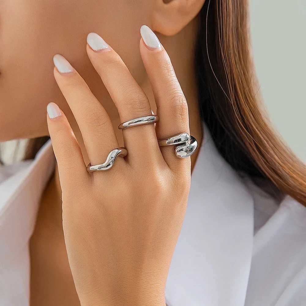 1/3/4 pieces of vintage gold snake shaped rings suitable for womens 2024 fashion Gothic geometric adjustable open finger rings wedding jewelry gifts Y