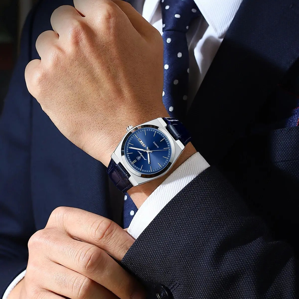 Poedagar Mens Watch Military Leather Mens Watch Quartz Watch Waterproof Luminous Date Week Mens Watch Relojbox 241019