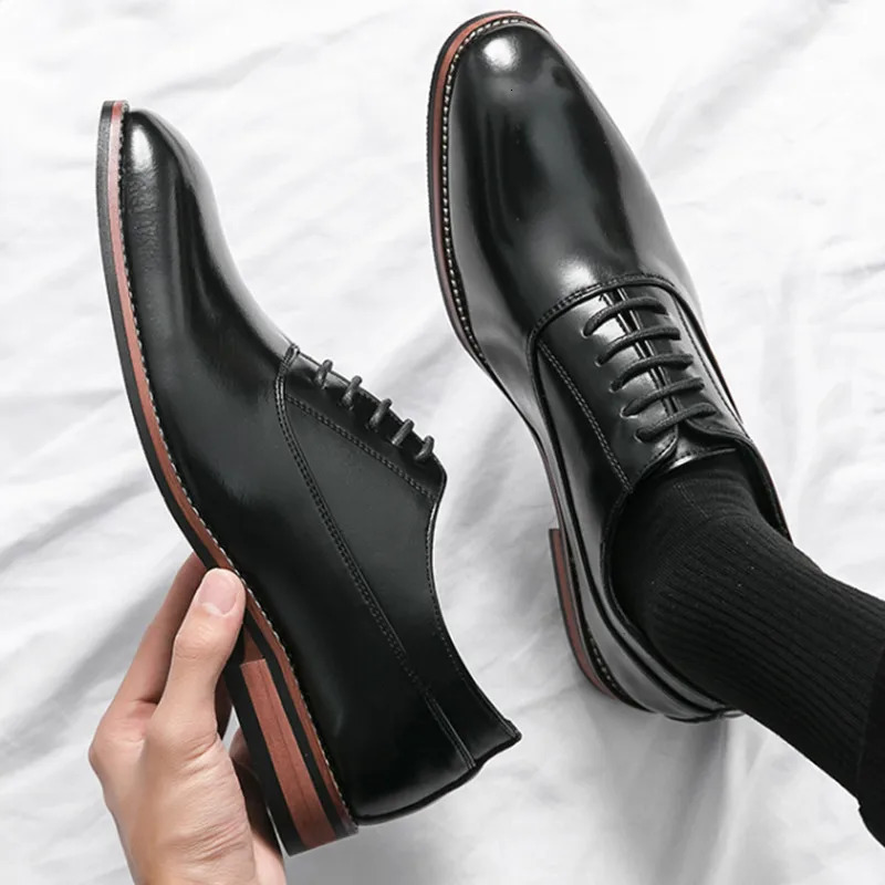 high-quality mens shoes fashionable casual shoes mens Pointed Oxford wedding leather dress mens gentlemens office shoes 241019