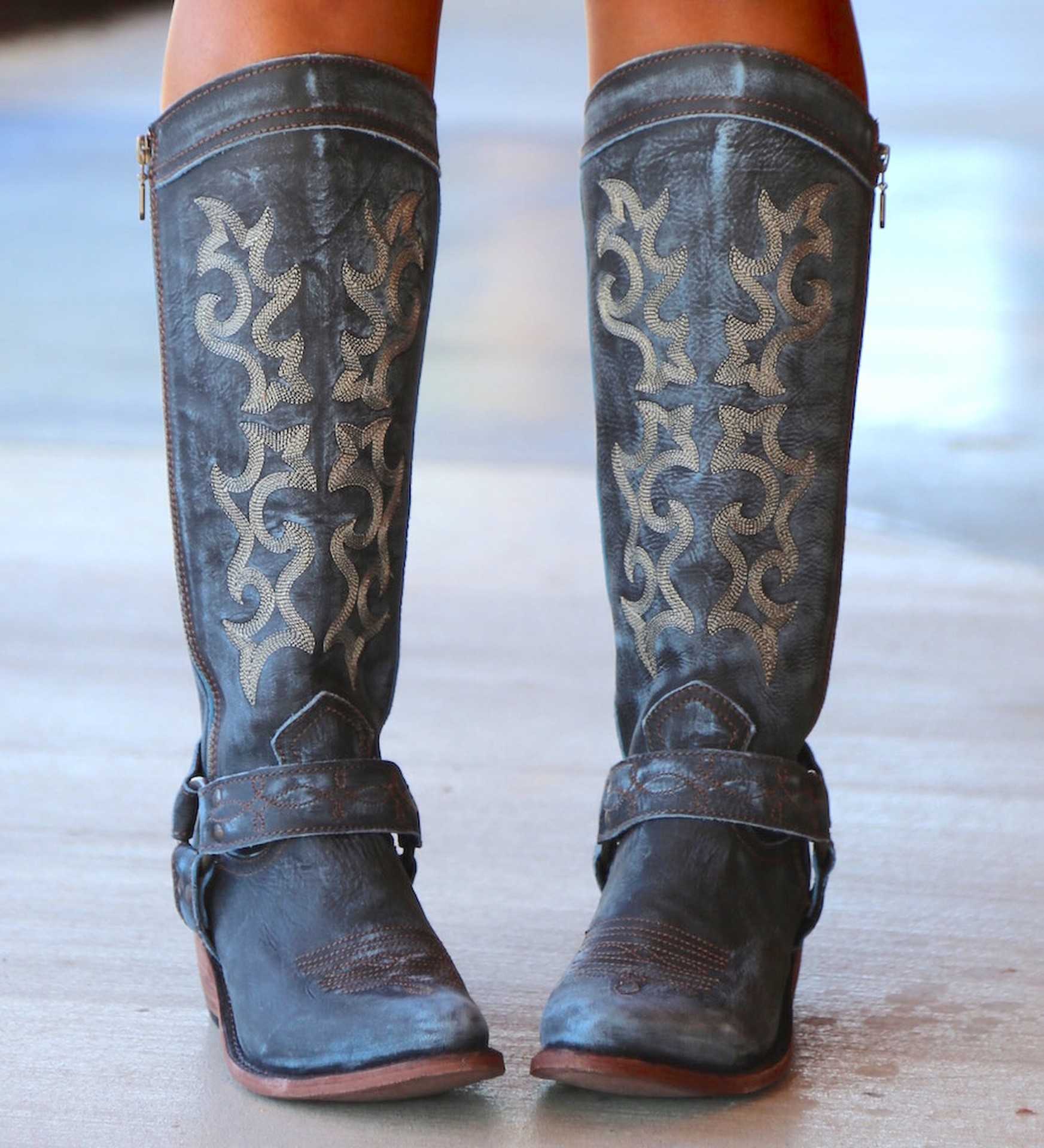 Fashion Boots New WoMens Round Toe Martin Boots WoMens Leather Boots With Side Zipper Knight Boots For Warmth Mid Heeled WoMens Shoes 241008