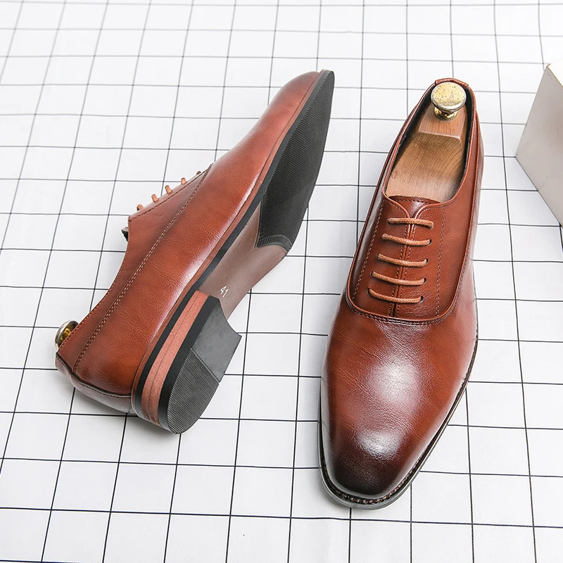 high-quality mens shoes fashionable casual shoes mens Pointed Oxford wedding leather dress mens gentlemens office shoes 241019