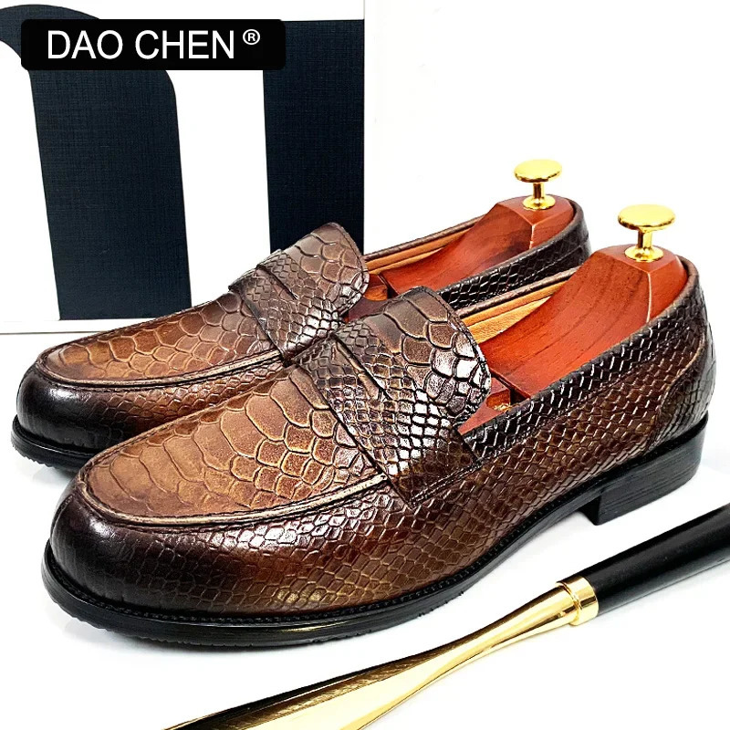 mens leather shoes black coffee slippers SNAKE printed clothing mens casual shoes wedding office mens pants 241019