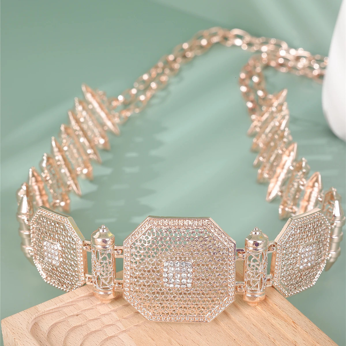 Golden bride with hollow carved square metal waist chain Moroccan style wedding dress body chain jewelry 241019