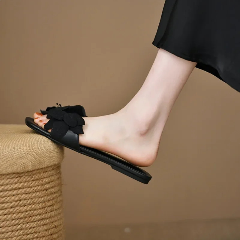Summer Large Size Womens Slippers Korean Fashion Wear Outside Slides Elegant Flowers Ladies Flat Slippers slippers women 241008
