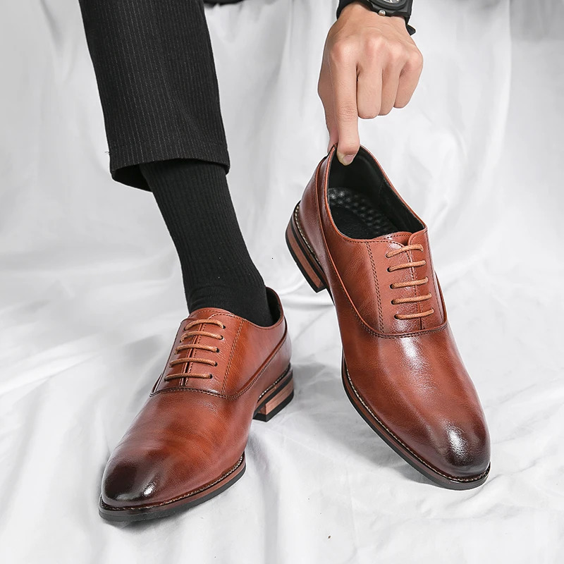 high-quality mens shoes fashionable casual shoes mens Pointed Oxford wedding leather dress mens gentlemens office shoes 241019