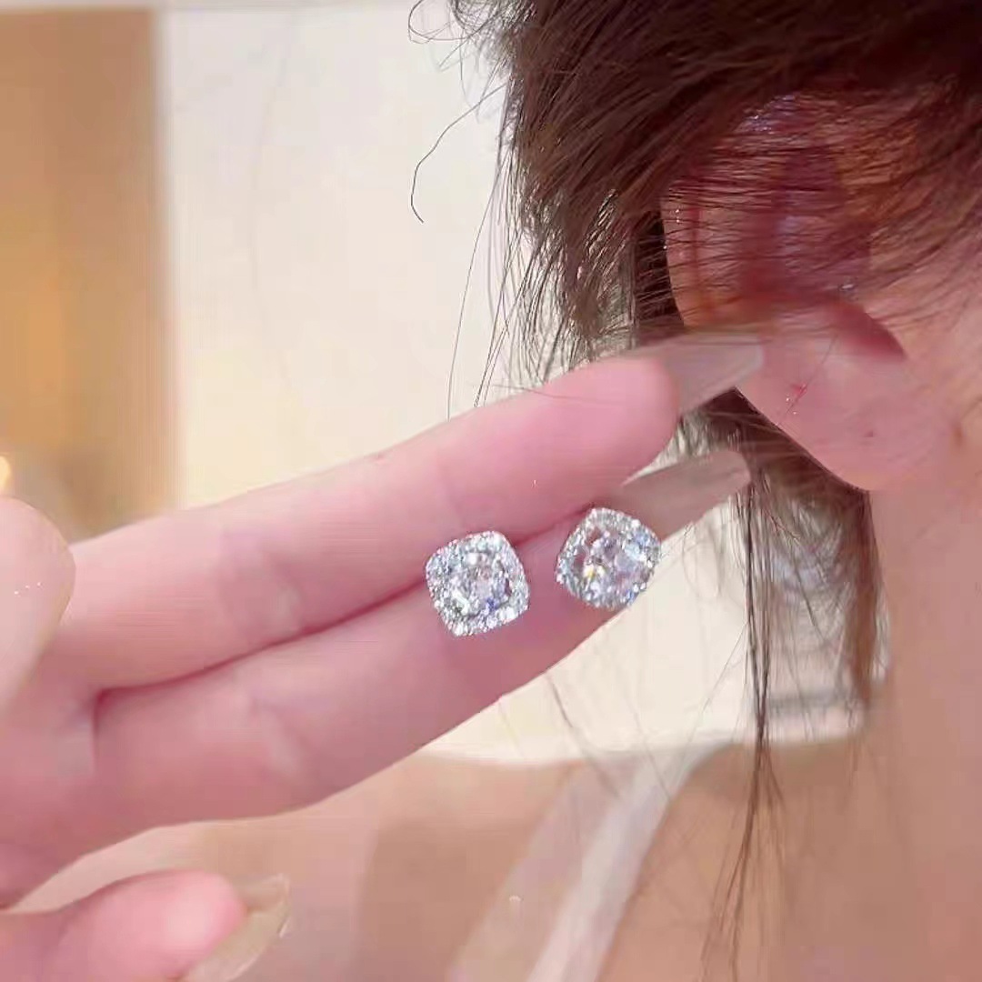 classic diamond earring desinger jewelry Women S925 silver six claw inlaid with diamond earrings hip-hop trend moissanite stone earrings studs Rock Ra