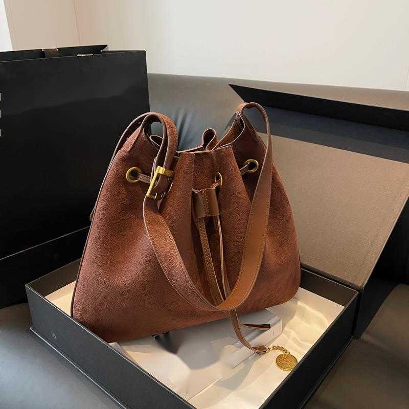 CMM Melad Suede Bucket Bag for Women New Large Capacity Fashion Shoulder Bag Drawstring Bucket Bag Trend
