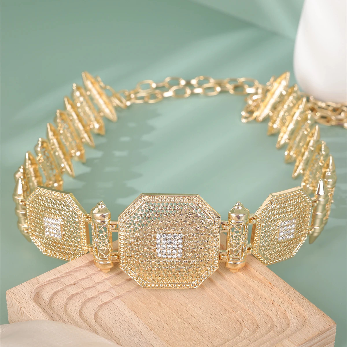 Golden bride with hollow carved square metal waist chain Moroccan style wedding dress body chain jewelry 241019