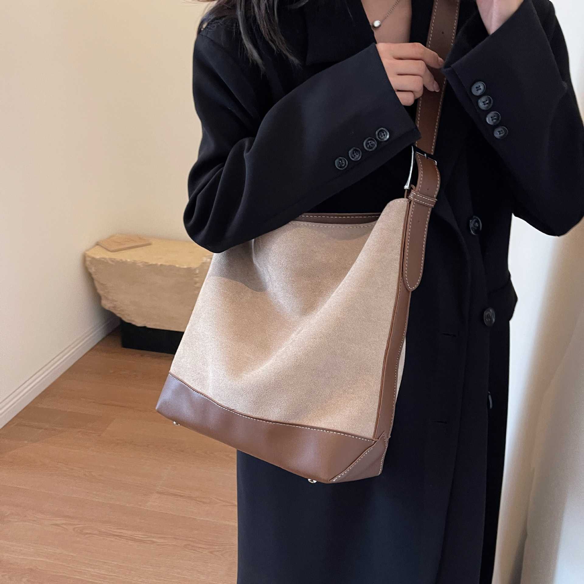 CMM Advanced Suede Bag for Women New Fashion Texture Shoulder Bag Large Capacity Crossbody Bucket Bag