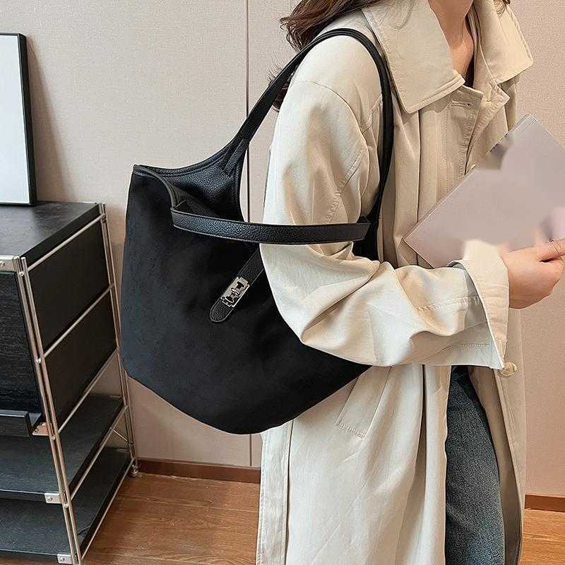 CMM Handbag Womens High End Armpit Bag New Suede Vegetable Basket Bag Large Capacity Shoulder Bag