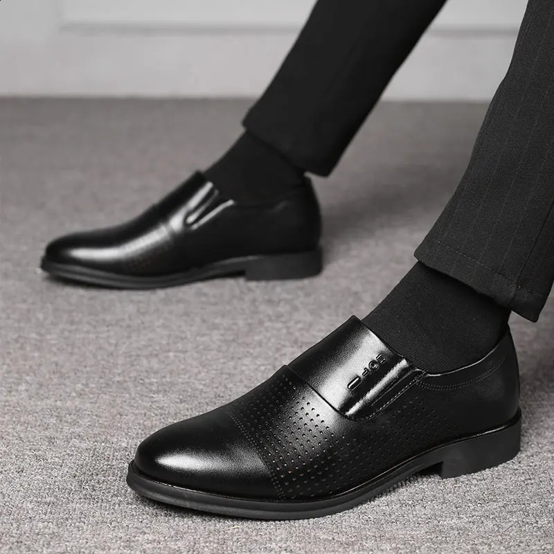Slip on Man Shoes for Wedding Party Office casual business mens shoes plus size summer breathable vent leather shoes 241019