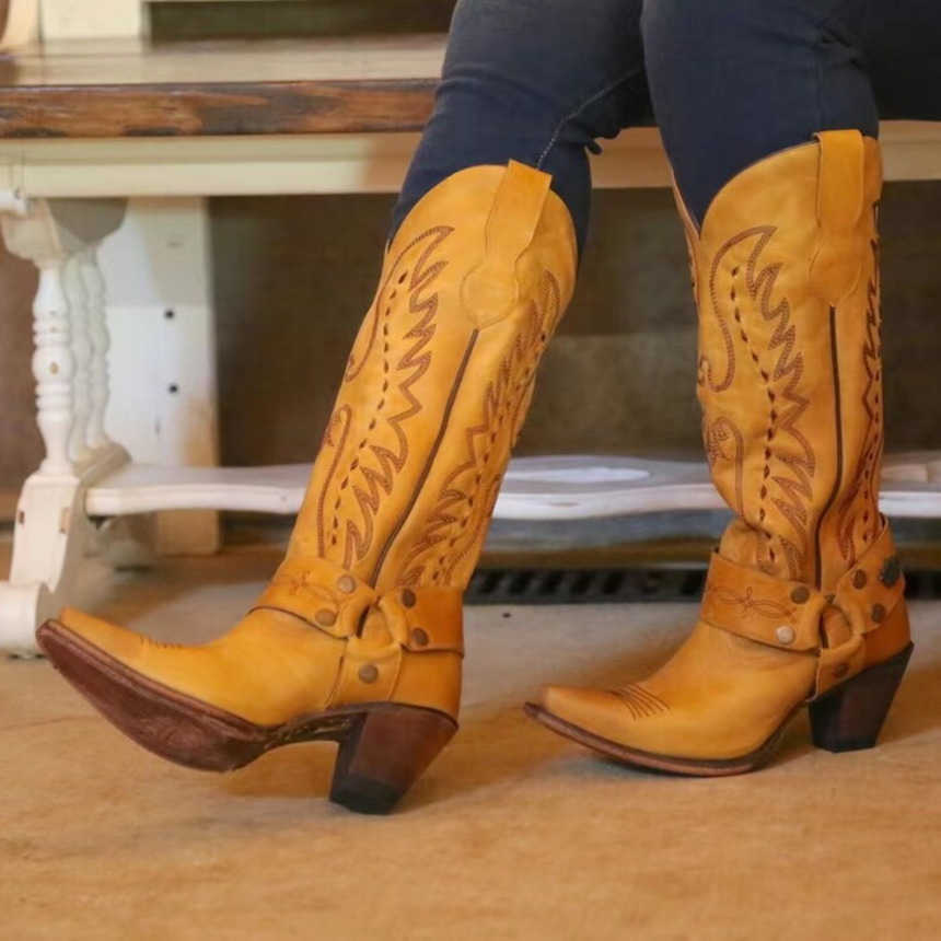 Fashion Boots Fashionable Embroidered Thick High Heel Martin Boots WoMens High Tube Boots 241008