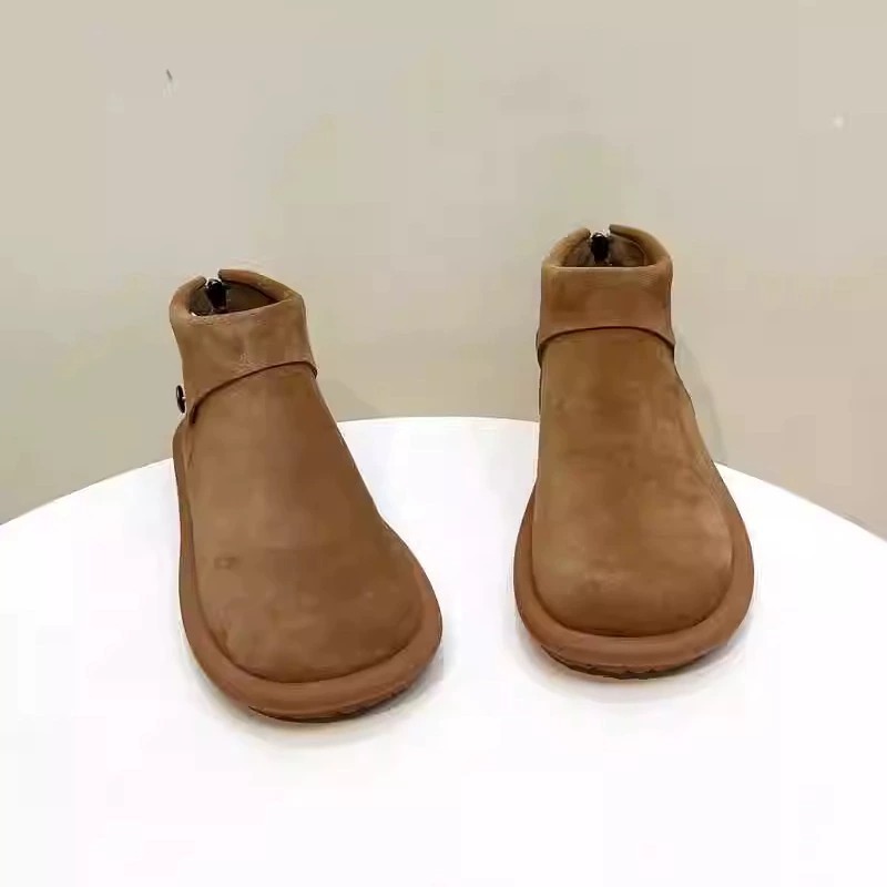 Trendy Women's Short Boots: Versatile, Warm, and Stylish for 2024 68af