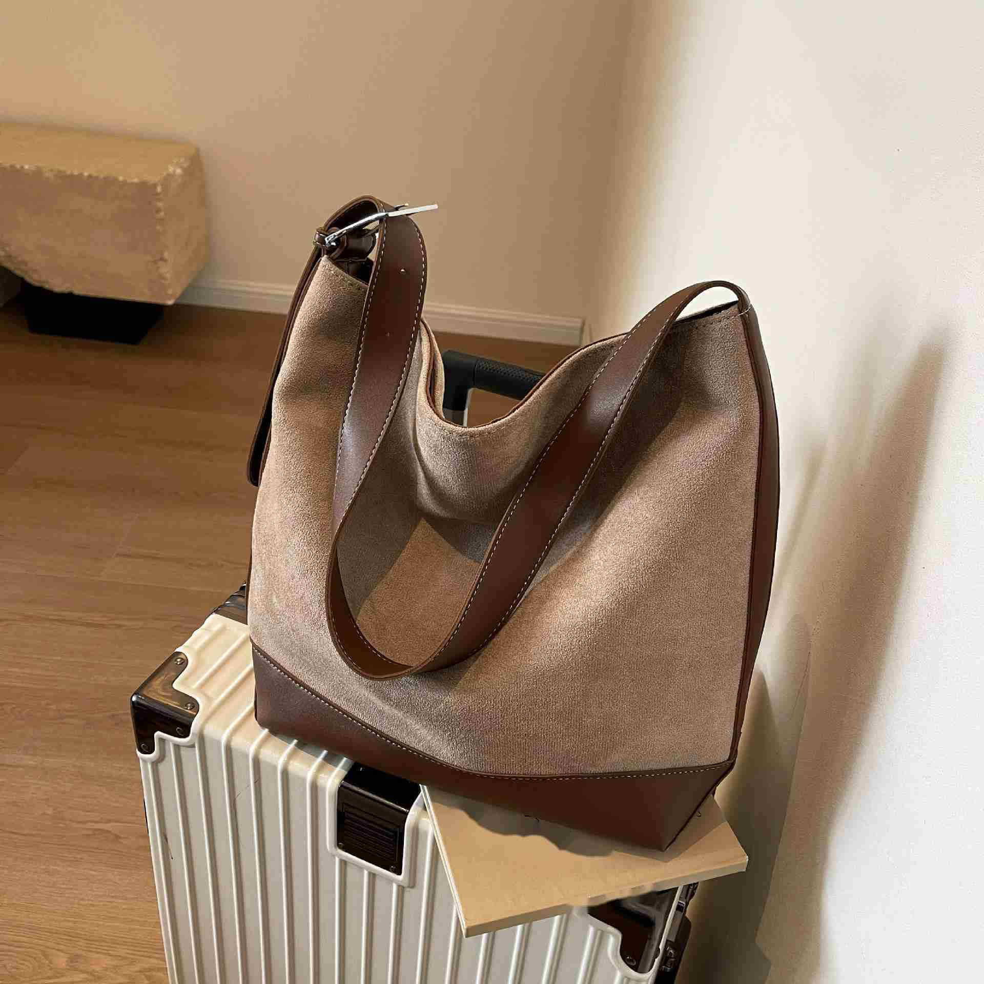 CMM Advanced Suede Bag for Women New Fashion Texture Shoulder Bag Large Capacity Crossbody Bucket Bag