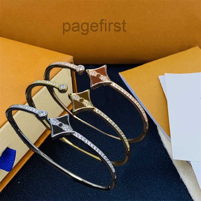 Designer Luxury Bracelet Jewelry Fashion Womens Chain Elegant Wedding Bracelets Stone Flower Design Titanium Top Quality Jewelrys Gift