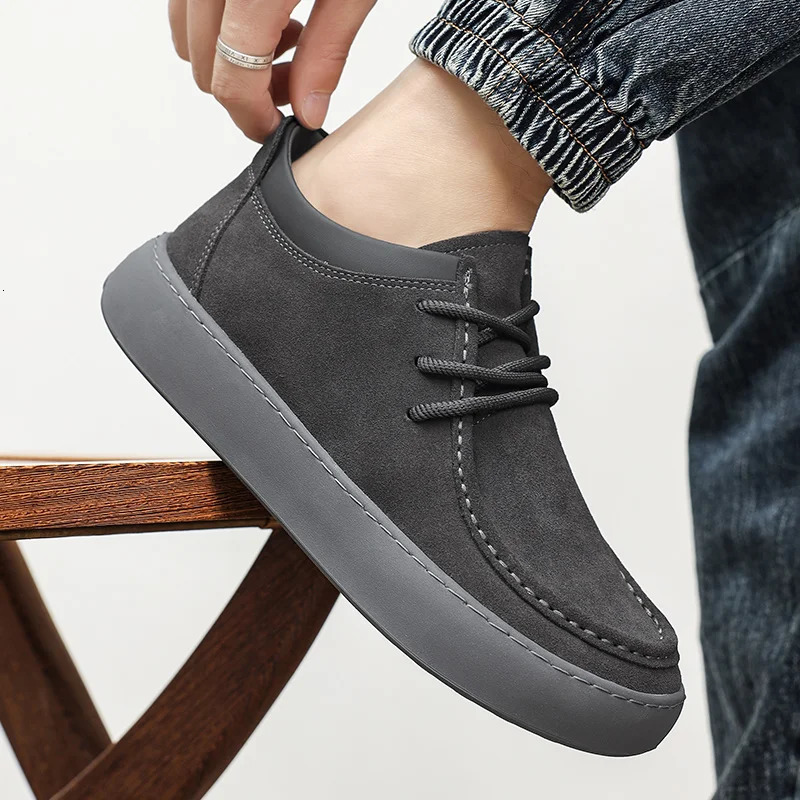 Mens casual sports shoes summer breathable suede sandals classic handmade retro mens shoes comfortable sandals 241019