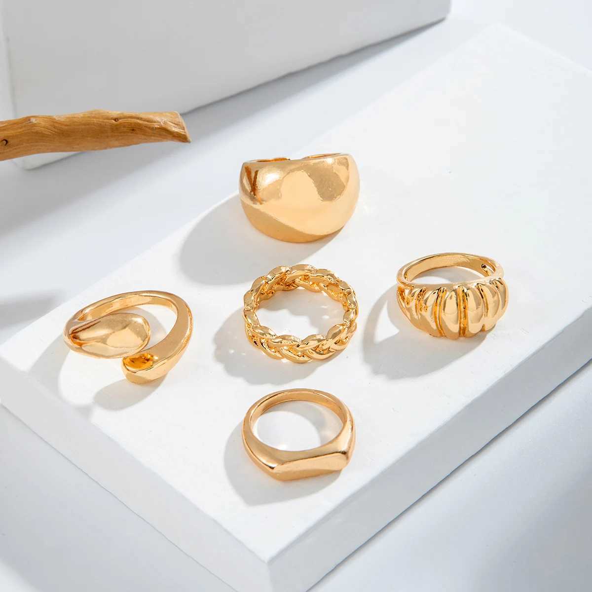 Tocona Fashion Gold Chain Pattern Ring Set suitable for womens classic Lrregular rings jewelry parties 5 pieces/set Y241019
